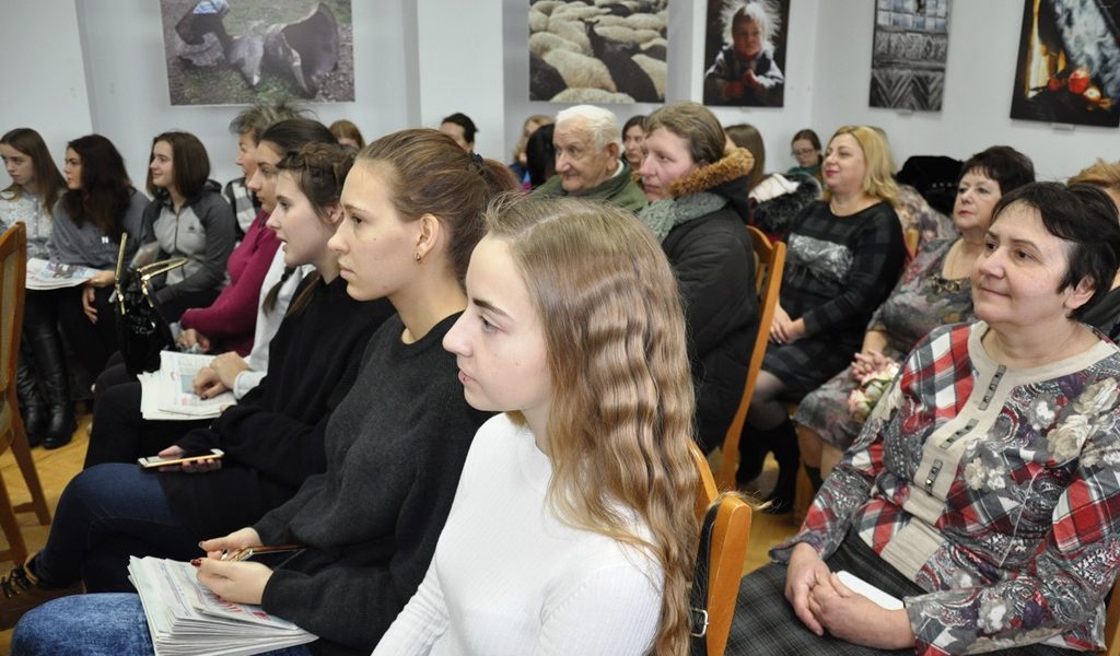 зустр3