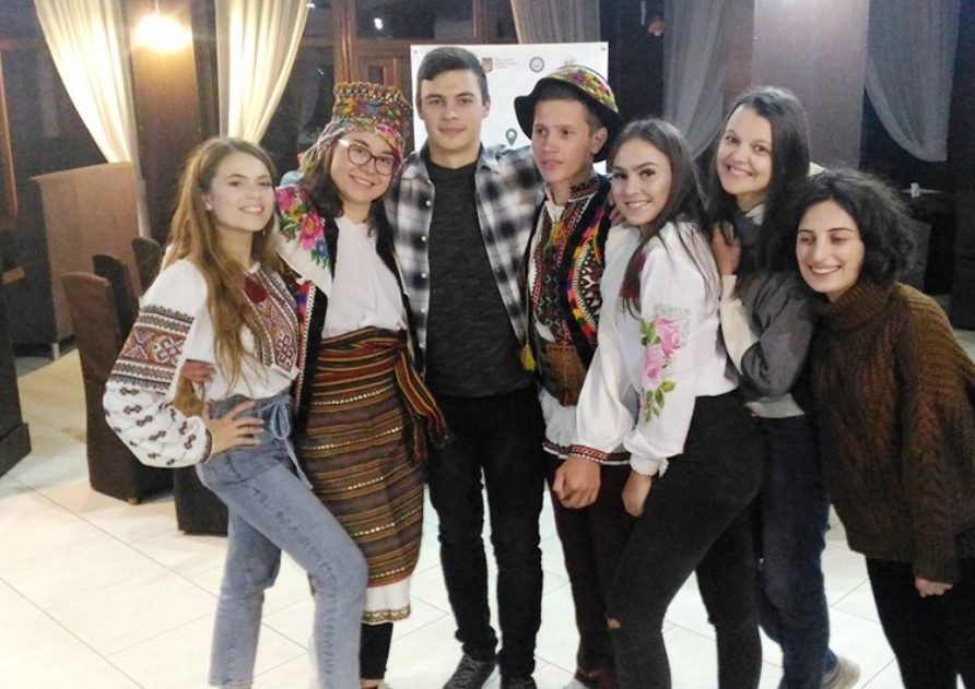 ек2