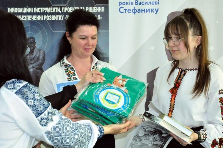 ст12